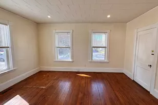 29 Abbott St, Worcester, MA 01602 - Photo 5