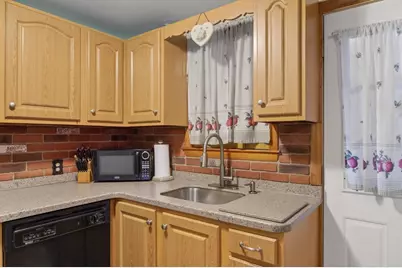 18 Montvale Rd, Woburn, MA 01801 - Photo 15