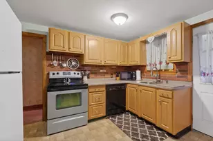 18 Montvale Rd, Woburn, MA 01801 - Photo 13
