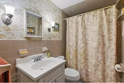 18 Montvale Rd, Woburn, MA 01801 - Photo 19