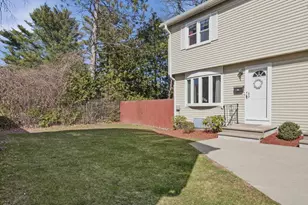 54 Yorktown Ct, Chicopee, MA 01020 - Photo 1
