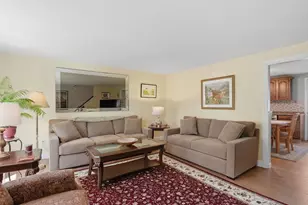 54 Yorktown Ct, Chicopee, MA 01020 - Photo 5