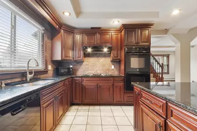 23 Emery St, Lowell, MA 01851 - Photo 9