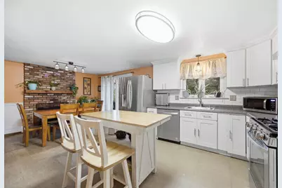 5 Constitution Dr, Plymouth, MA 02360 - Photo 3