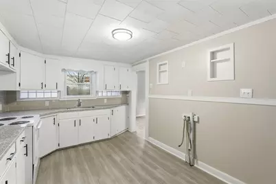 62 E Main, Erving, MA 01344 - Photo 11