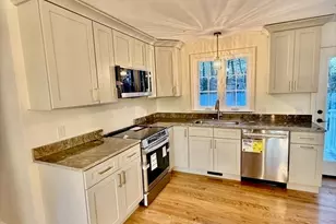 38 Colonial Rd, Webster, MA 01570 - Photo 11