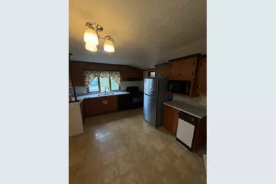 307 Walnut St, Stoughton, MA 02072 - Photo 5