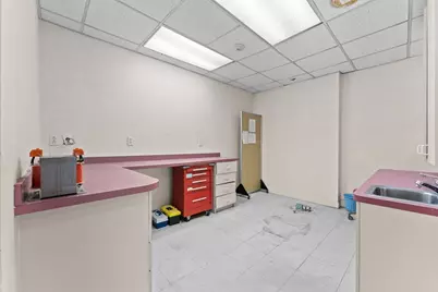 77 Pond Ave #NR1, Brookline, MA 02445 - Photo 15