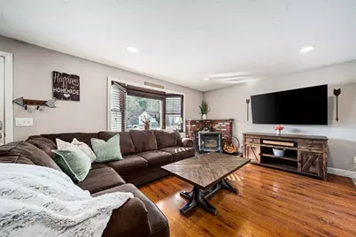 11 Worcester St, Taunton, MA 02780 - Photo 15