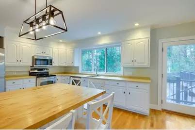 93 Woodcliff Rd, Brookline, MA 02467 - Photo 5