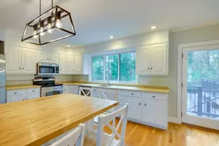 93 Woodcliff Rd, Brookline, MA 02467 - Photo 5