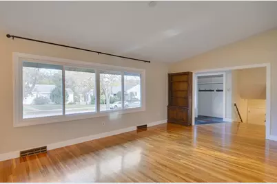 93 Woodcliff Rd, Brookline, MA 02467 - Photo 13