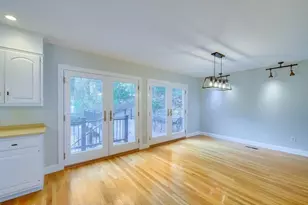 93 Woodcliff Rd, Brookline, MA 02467 - Photo 9