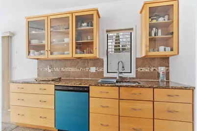 5 Avondale Ave, Billerica, MA 01862 - Photo 11