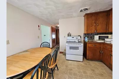 70 Sprague St, Revere, MA 02151 - Photo 9