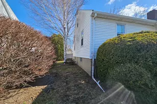70 Sprague St, Revere, MA 02151 - Photo 37