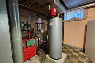 70 Sprague St, Revere, MA 02151 - Photo 33