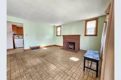 70 Sprague St, Revere, MA 02151 - Photo 5