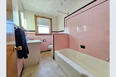 70 Sprague St, Revere, MA 02151 - Photo 11