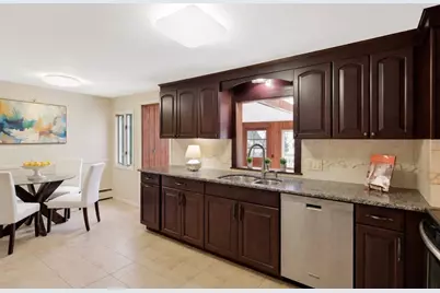 49 Yarmouth St, Longmeadow, MA 01106 - Photo 5