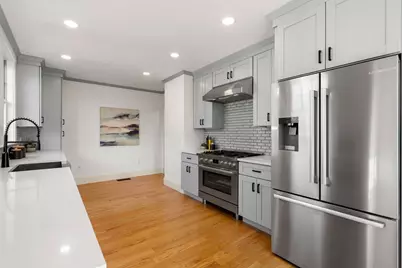 23 Ward St, Woburn, MA 01801 - Photo 15