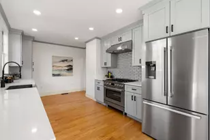 23 Ward St, Woburn, MA 01801 - Photo 15