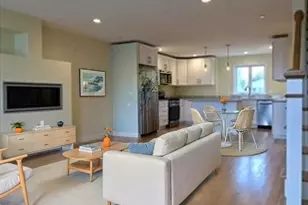 7 Bay St, Hull, MA 02045 - Photo 11