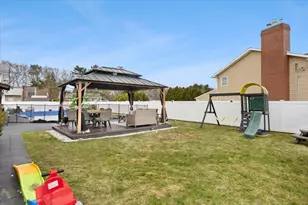 941 Bartlett St, New Bedford, MA 02745 - Photo 29