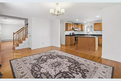 7 Atlas St, Worcester, MA 01604 - Photo 11