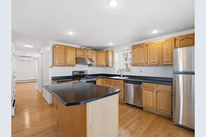 7 Atlas St, Worcester, MA 01604 - Photo 5