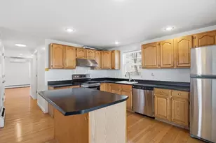 7 Atlas St, Worcester, MA 01604 - Photo 5