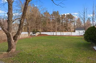 10 Charles St, West Bridgewater, MA 02379 - Photo 33