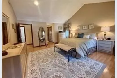 51 Wildwood Ln, Waltham, MA 02451 - Photo 25