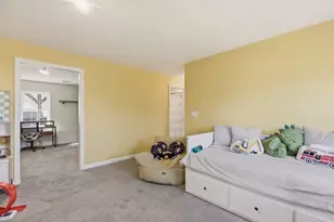 341 Courtney St, Fall River, MA 02720 - Photo 25