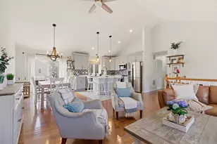 341 Courtney St, Fall River, MA 02720 - Photo 7