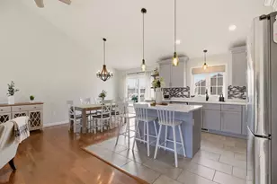 341 Courtney St, Fall River, MA 02720 - Photo 5
