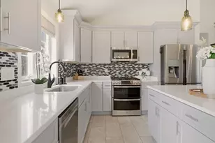 341 Courtney St, Fall River, MA 02720 - Photo 9