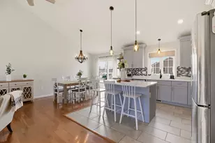 341 Courtney St, Fall River, MA 02720 - Photo 7