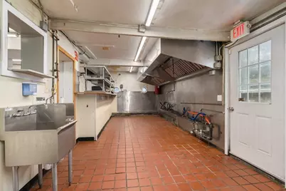 136 Pleasant Street, Ware, MA 01082 - Photo 15