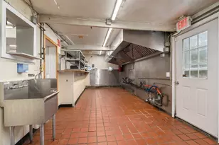 136 Pleasant St, Ware, MA 01082 - Photo 15