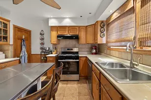 16 Morgan St, Fairhaven, MA 02719 - Photo 7