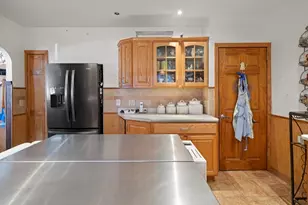 16 Morgan St, Fairhaven, MA 02719 - Photo 9