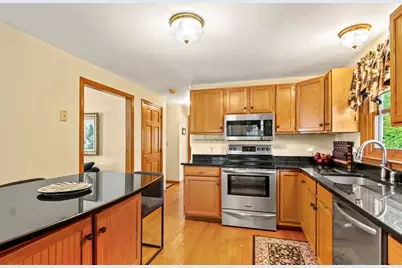216 W Mountain St, Worcester, MA 01606 - Photo 9