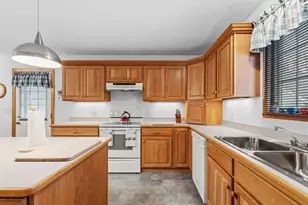 2140 Tanglewood Rd, Dighton, MA 02764 - Photo 13