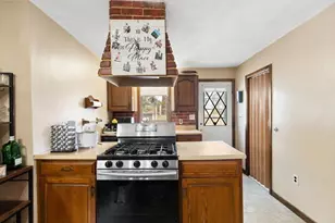 63 Woodville St, Everett, MA 02149 - Photo 9