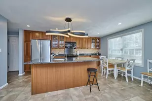 27 Cranberry Ln, Burlington, MA 01803 - Photo 9