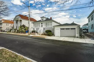 58 Oaklawn St, New Bedford, MA 02744 - Photo 1