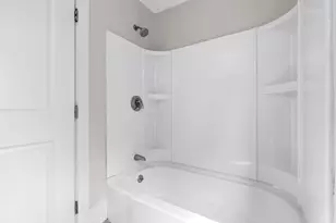 2 Perkins St, Amesbury, MA 01913 - Photo 15