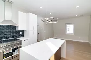 13 Arlington St, Somerville, MA 02145 - Photo 7