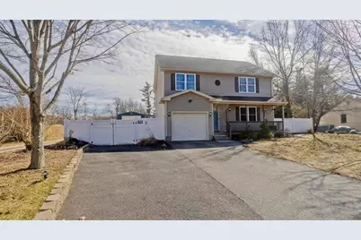 31 Acrebrook Rd, Springfield, MA 01129 - Photo 1